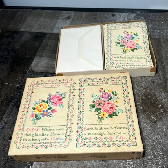 Vintage Needlepoint Notes Cards and Envelopes from Coronation Collection - Picture 1 of 5